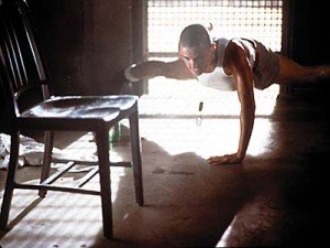 300x225xdemi-moore-gi-jane-workout-one-arm-pushups.jpg.pagespeed.ic.Bu2qmOvHUg0Tjc3BQ68V